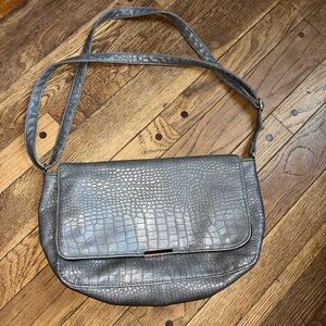 Elegant Gray Crocodile-Embossed Shoulder Bag